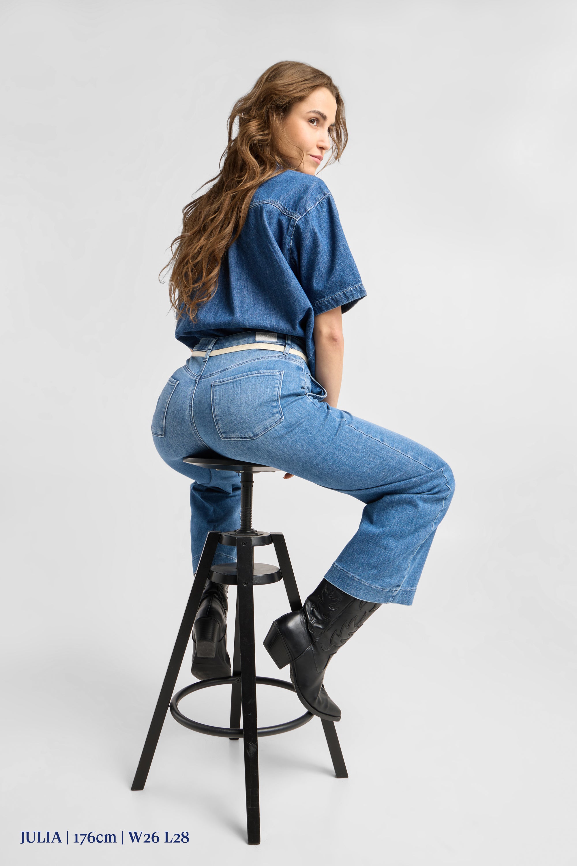 DEW Flared Cropped Soft Denim - French Pocket - Medium Blue
