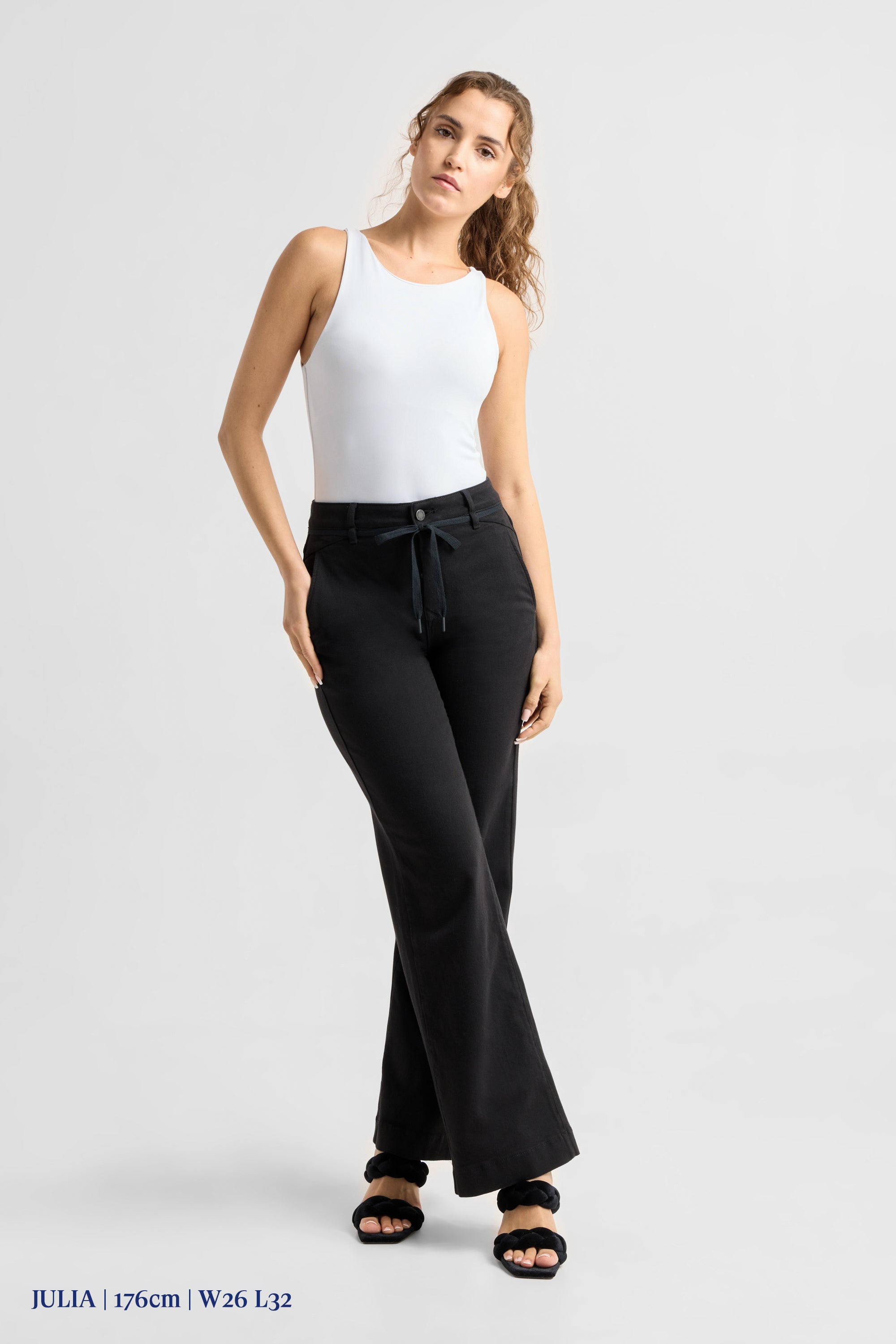DEW Flared Soft Denim - French Pocket - Stay Black