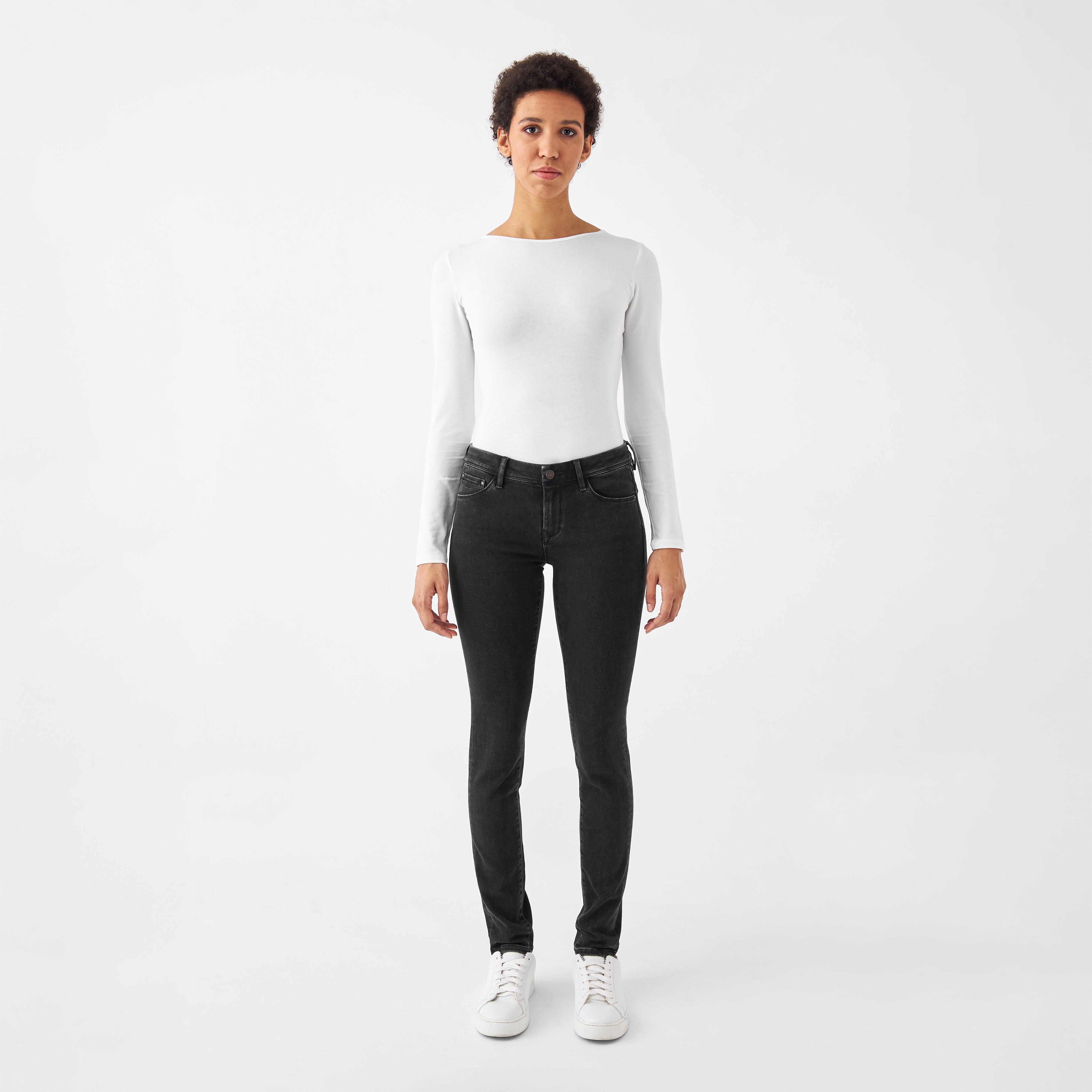 MID SUN Basic Slim-Fit Black Denim Jeans von DAWN, 5-Pocket-Design, Low-Waist, aus Organic Comfortstretch.