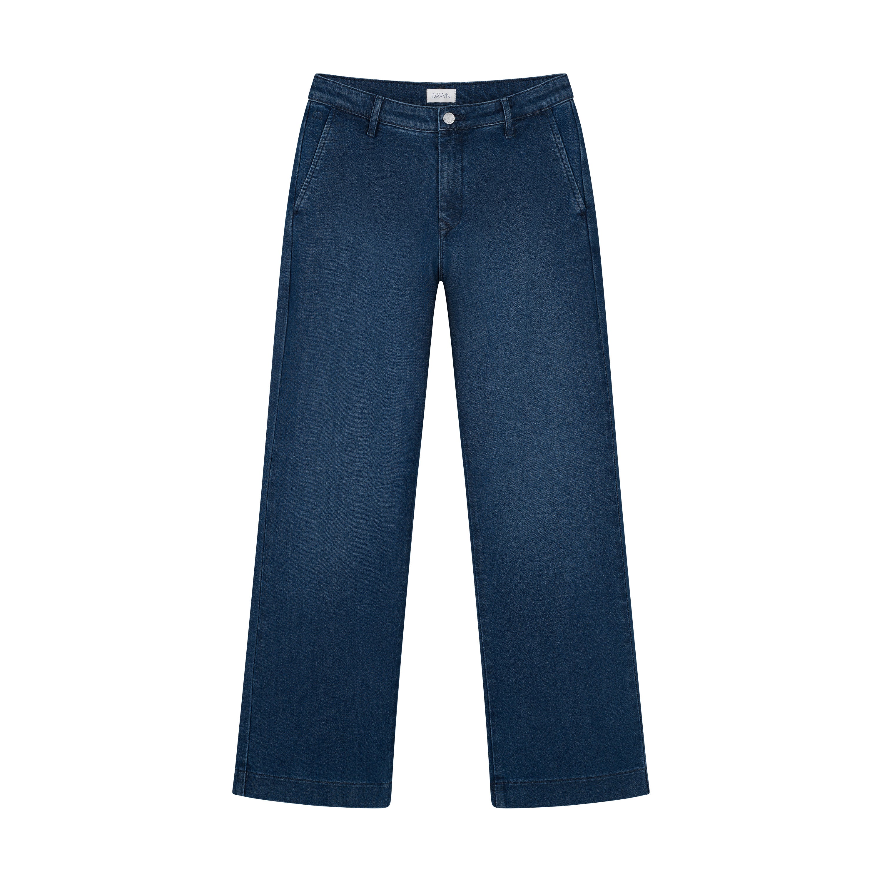 Dunkelblaue Denim-Chino mit mittelhoher Taille und ausgestelltem Bein; französische Taschen vorne, Paspeltaschen hinten.