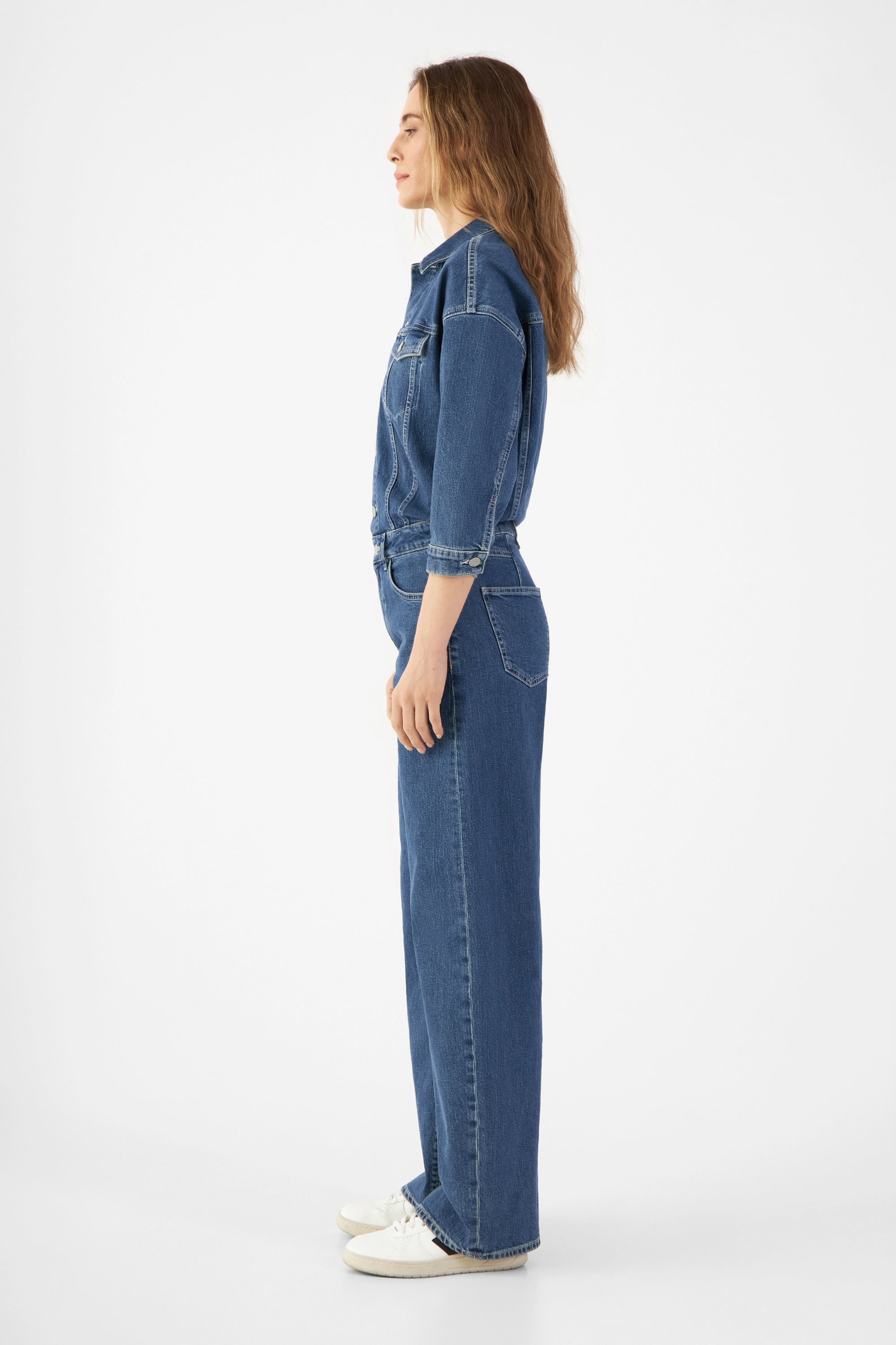 ROS Overall Minimal Stretch Vintage Blue – lockere Passform, mittelhoher Bund, Barrel-Leg, 3/4-Ärmel (gerollt), Seitenansicht.