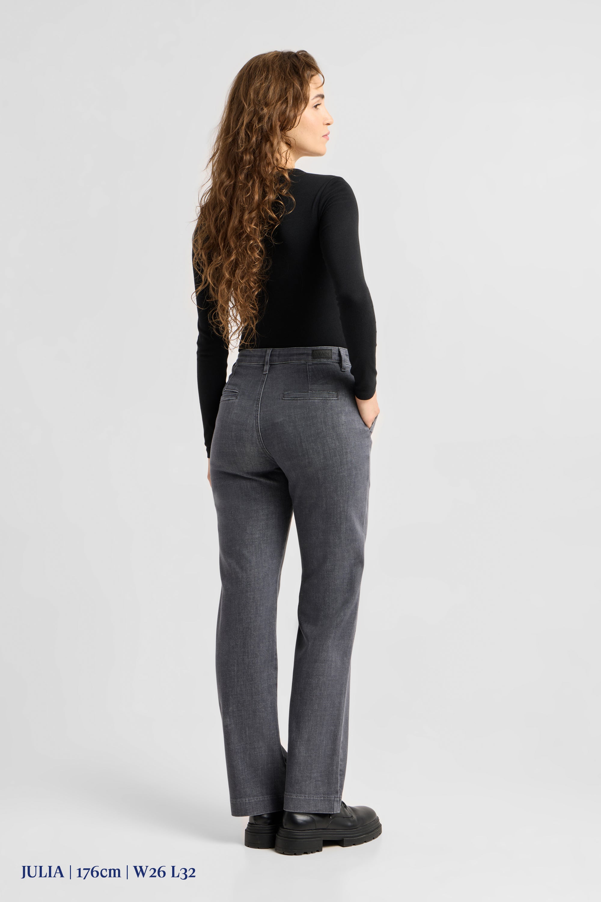 COSMA Flared Soft Denim - Chino - Warm Grey