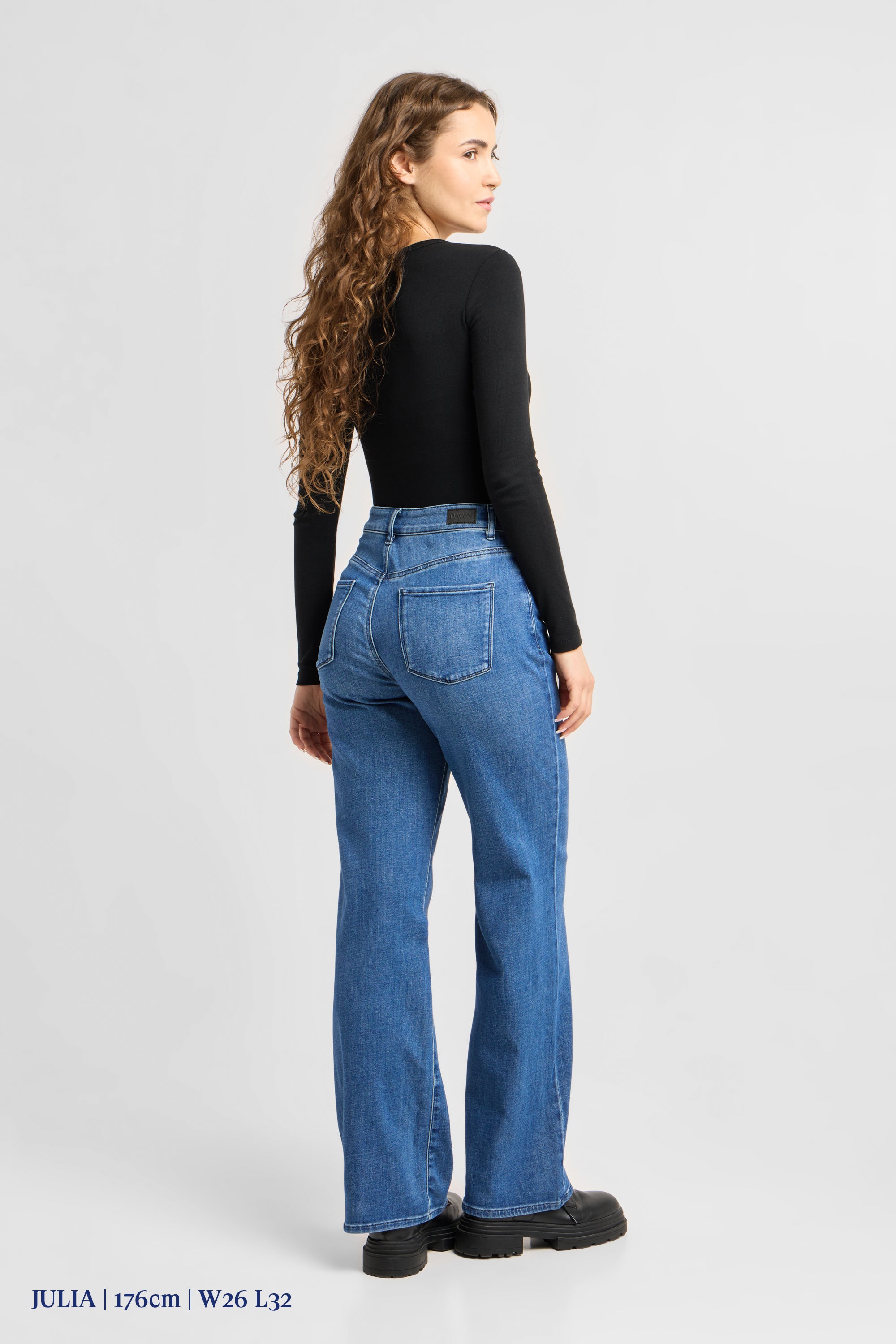 DEW Flared Soft Denim - Classic - Medium Blue