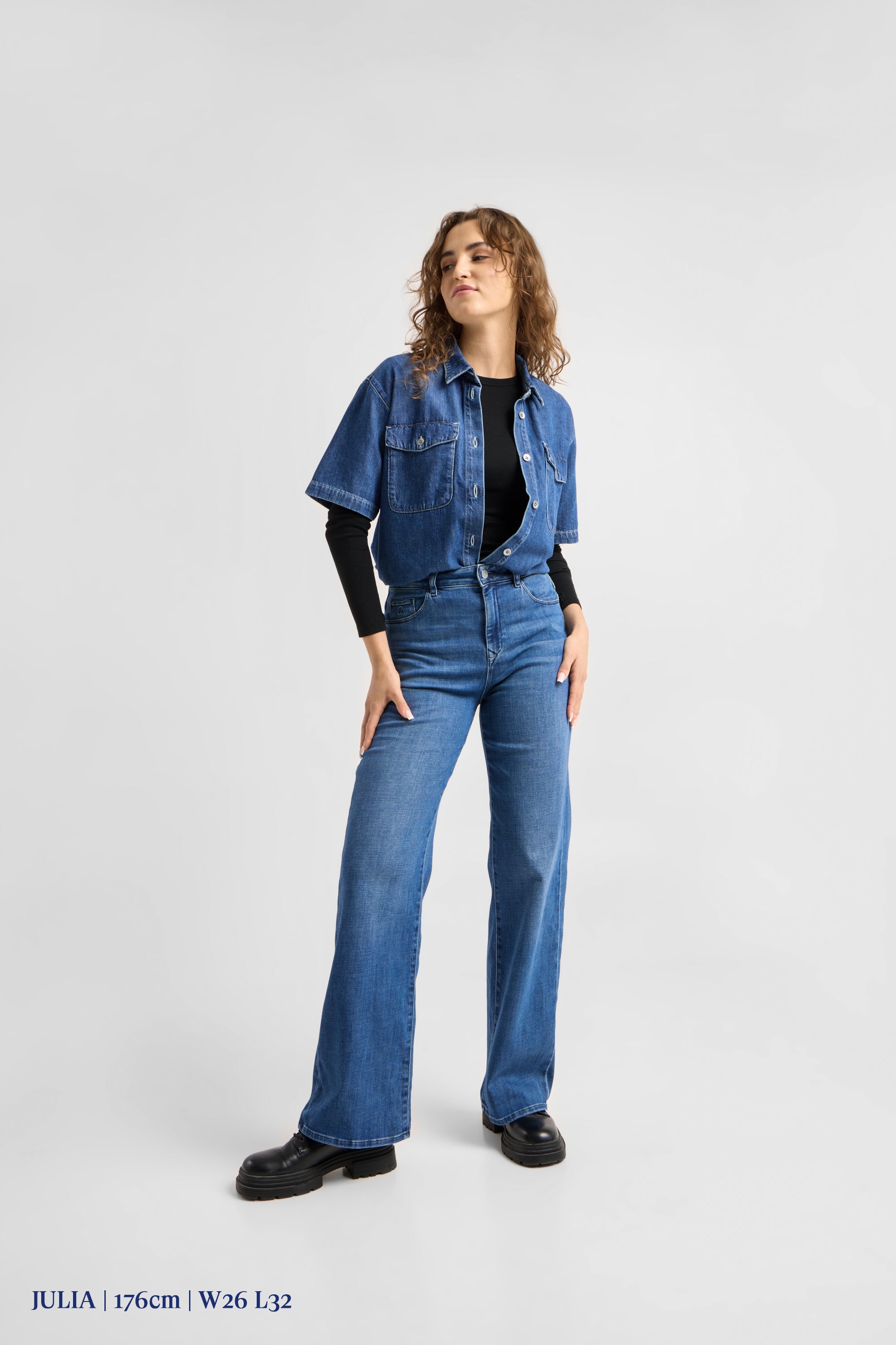 DEW Flared Soft Denim - Classic - Medium Blue