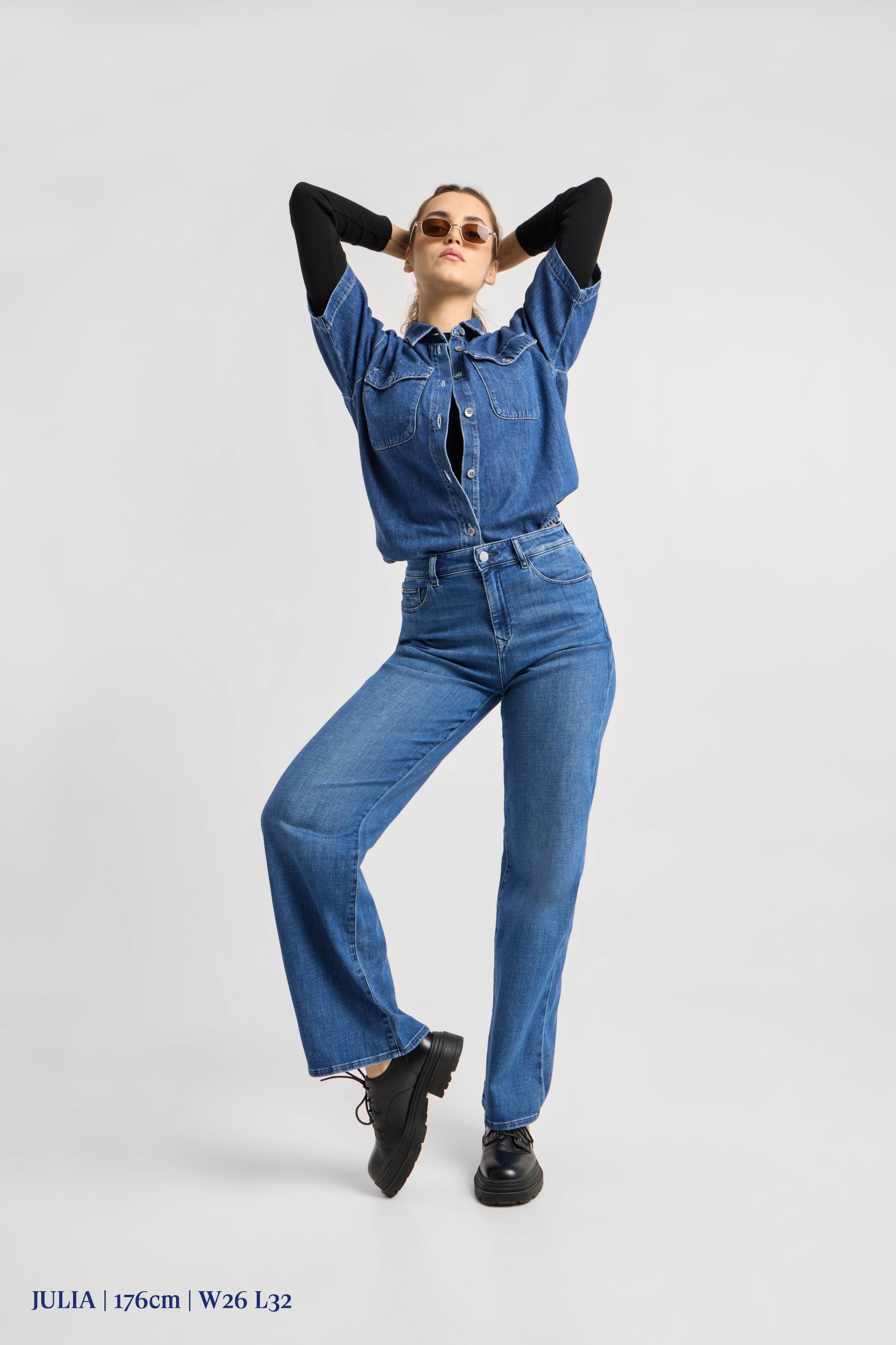 DEW Flared Soft Denim - Classic - Medium Blue