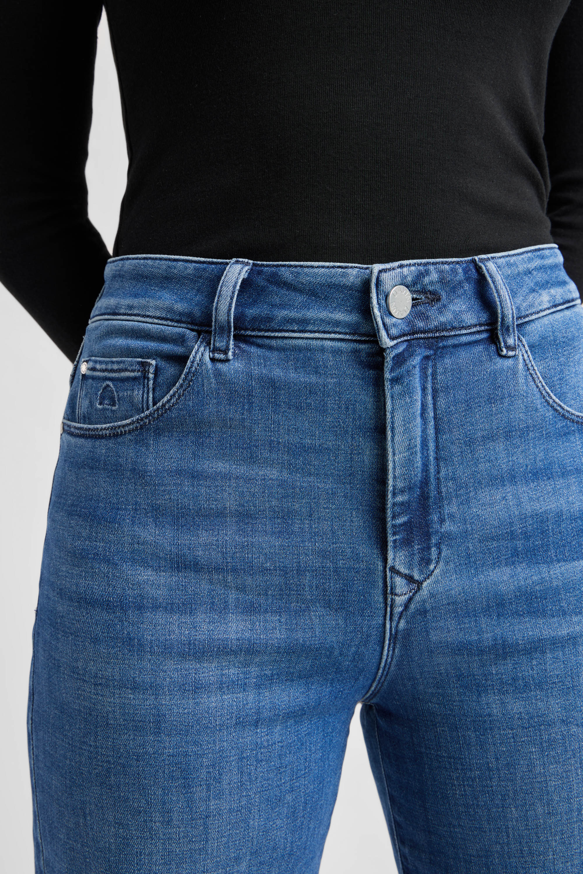 DEW Flared Soft Denim - Classic - Medium Blue