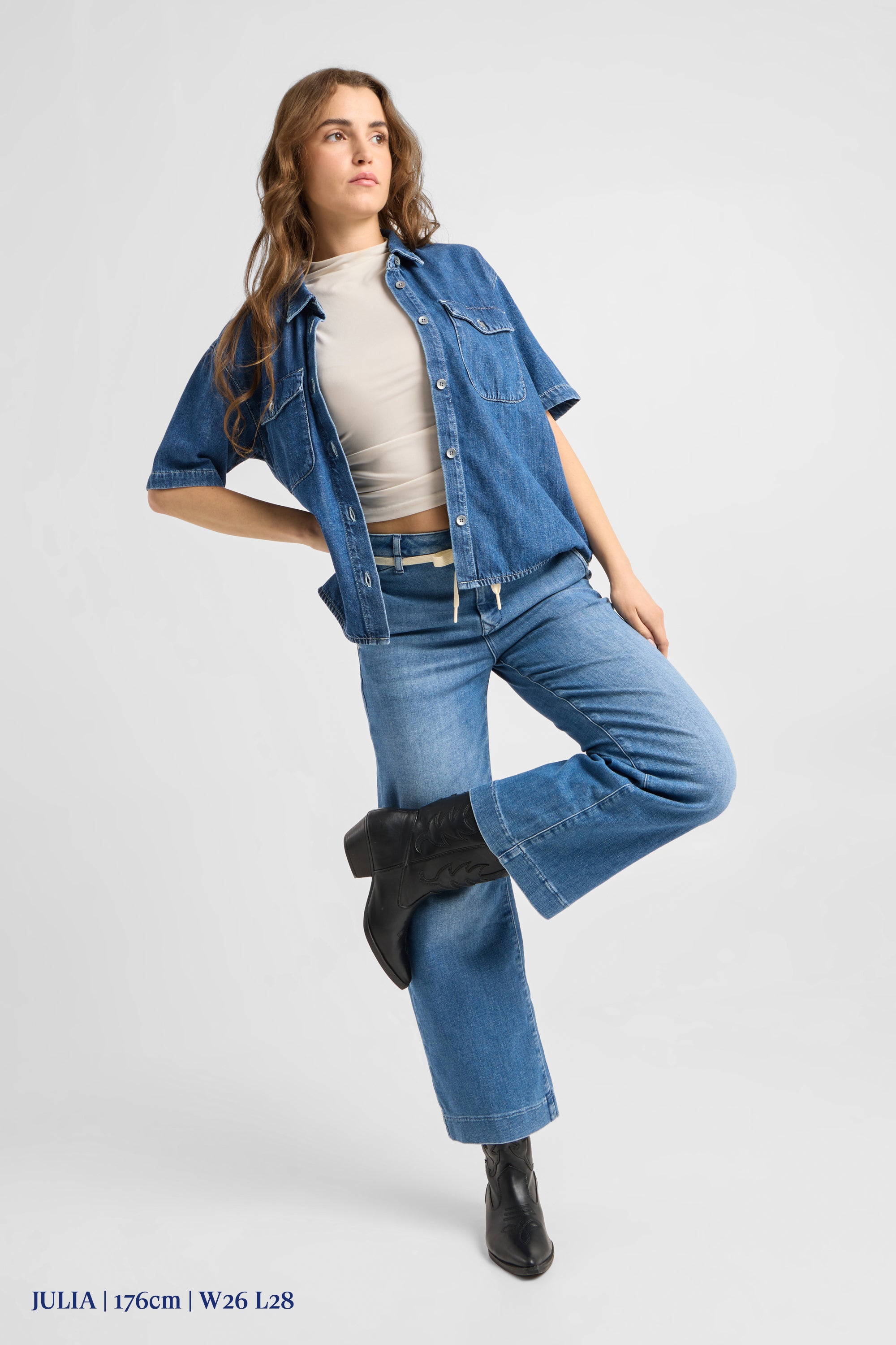 DEW Flared Cropped Soft Denim - French Pocket - Medium Blue
