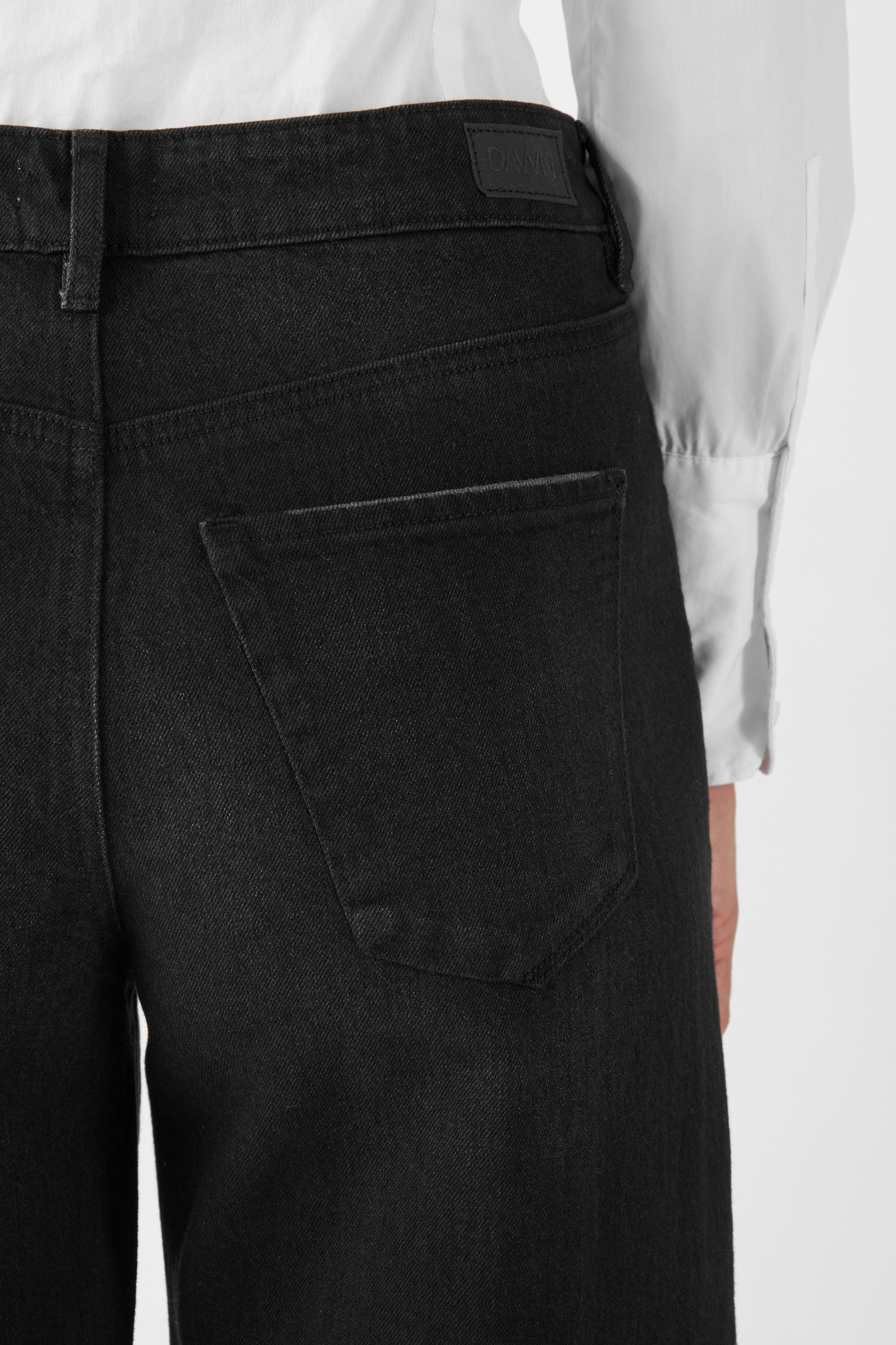 ASH Barrel Leg Minimal Stretch - Basic- Black Denim